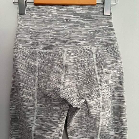 Lululemon Wunder Under Crop II Special Edition Scallop 24” Size 4 - Picture 5 of 7